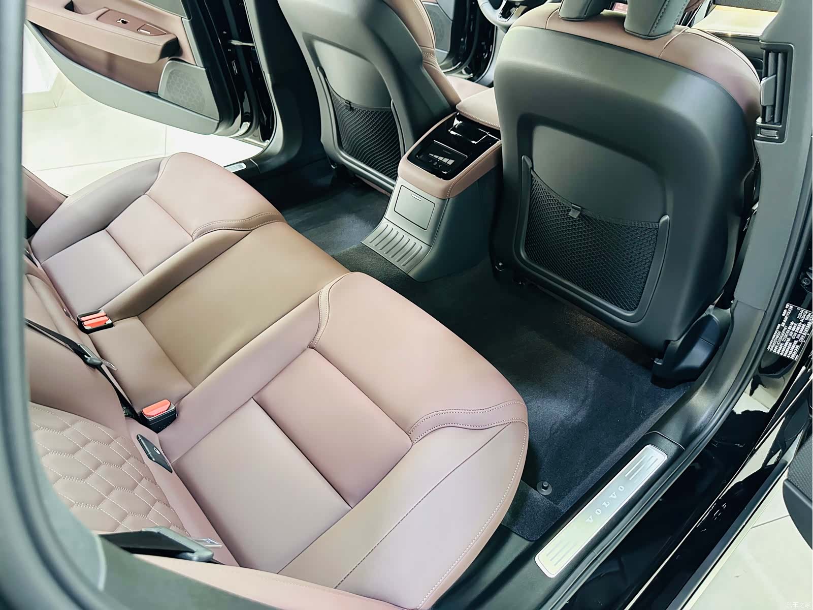 Volvo S90, 1900 17