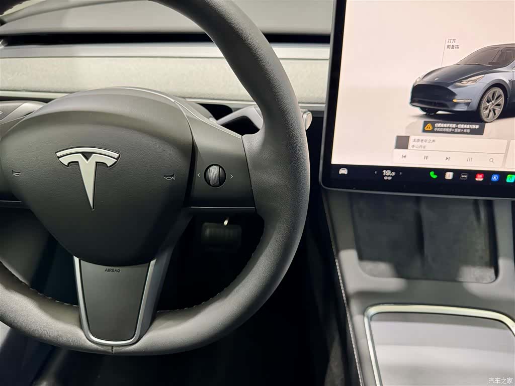 Tesla Model Y, 2024 21