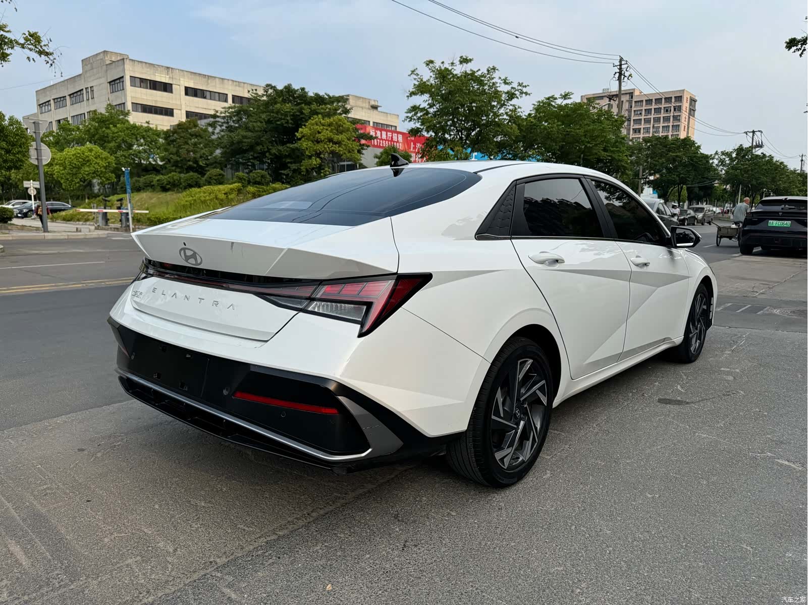 Hyundai Elantra, 2023 14