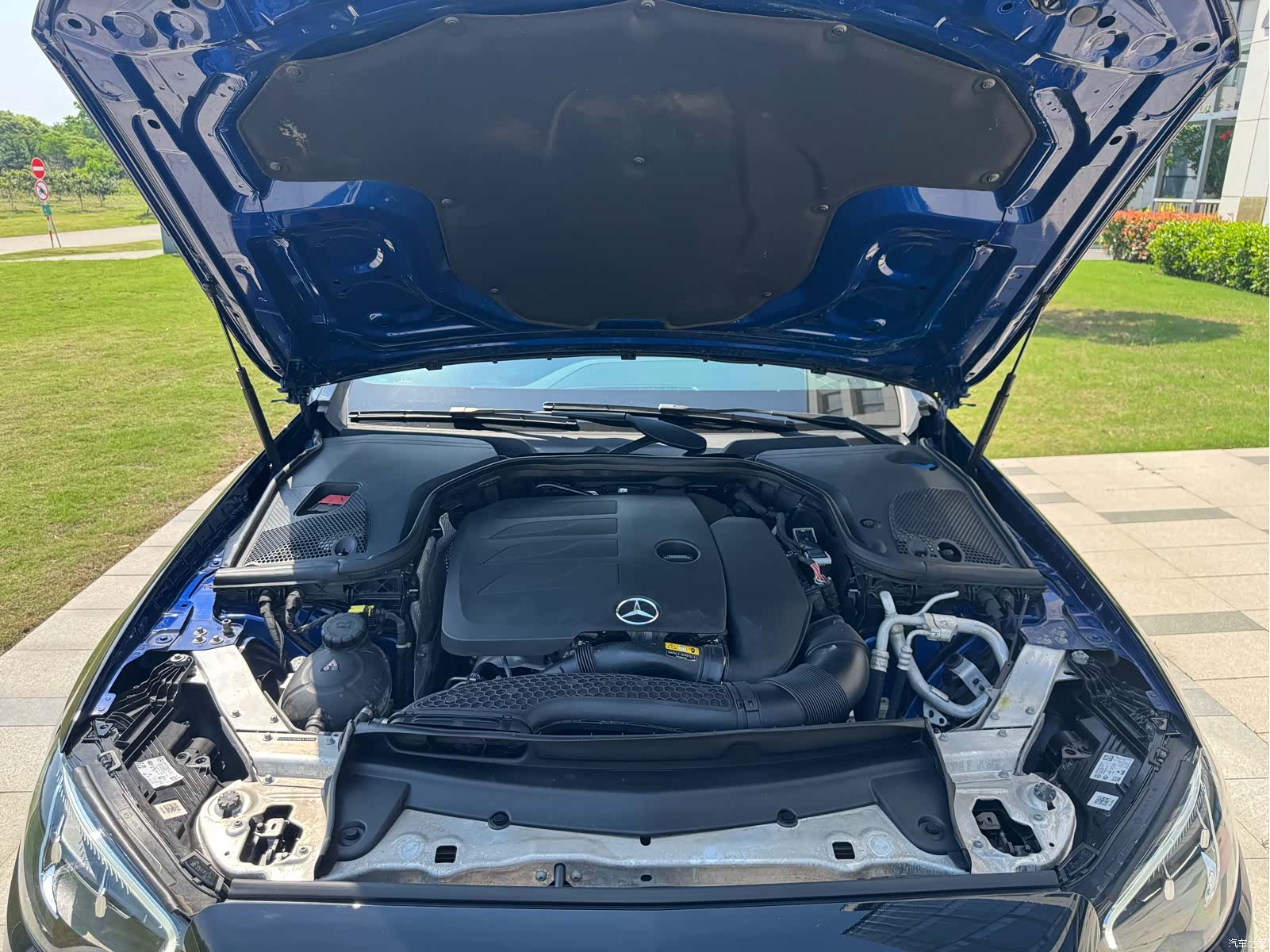 Mercedes-Benz E-Class, 2021 32
