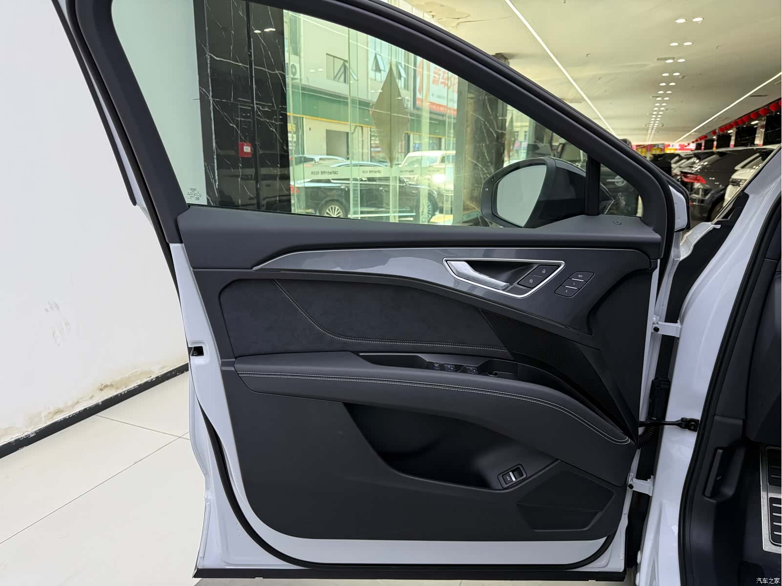 Audi Q5 e-tron, 2024 9