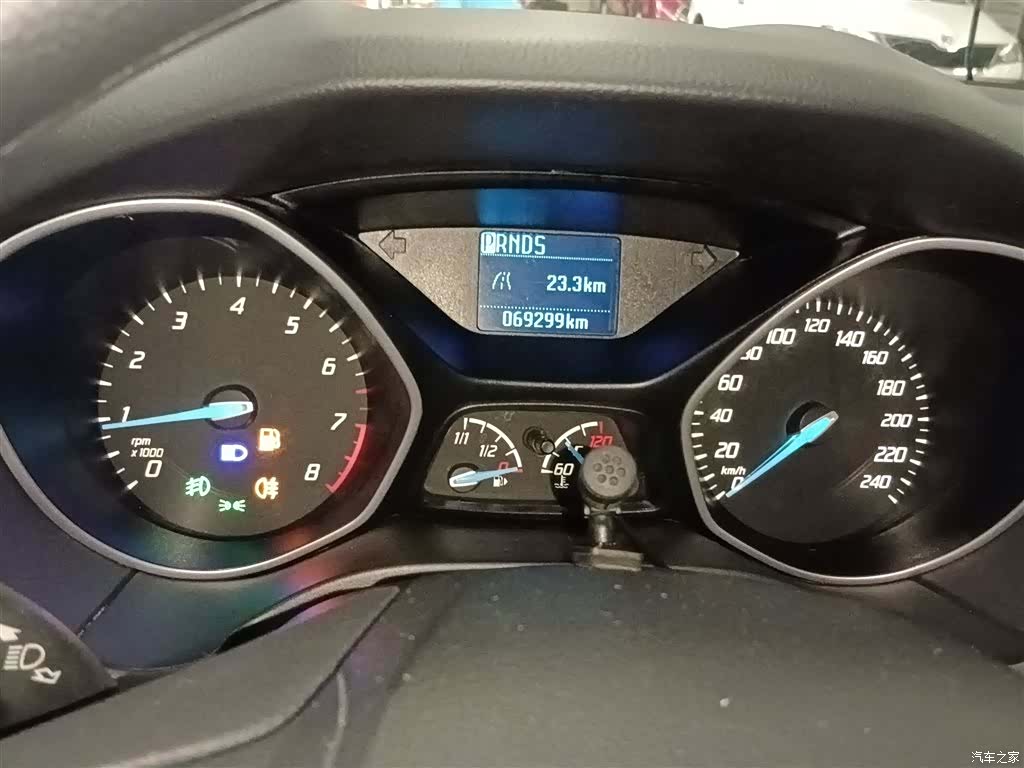 Ford Focus, 2015 12