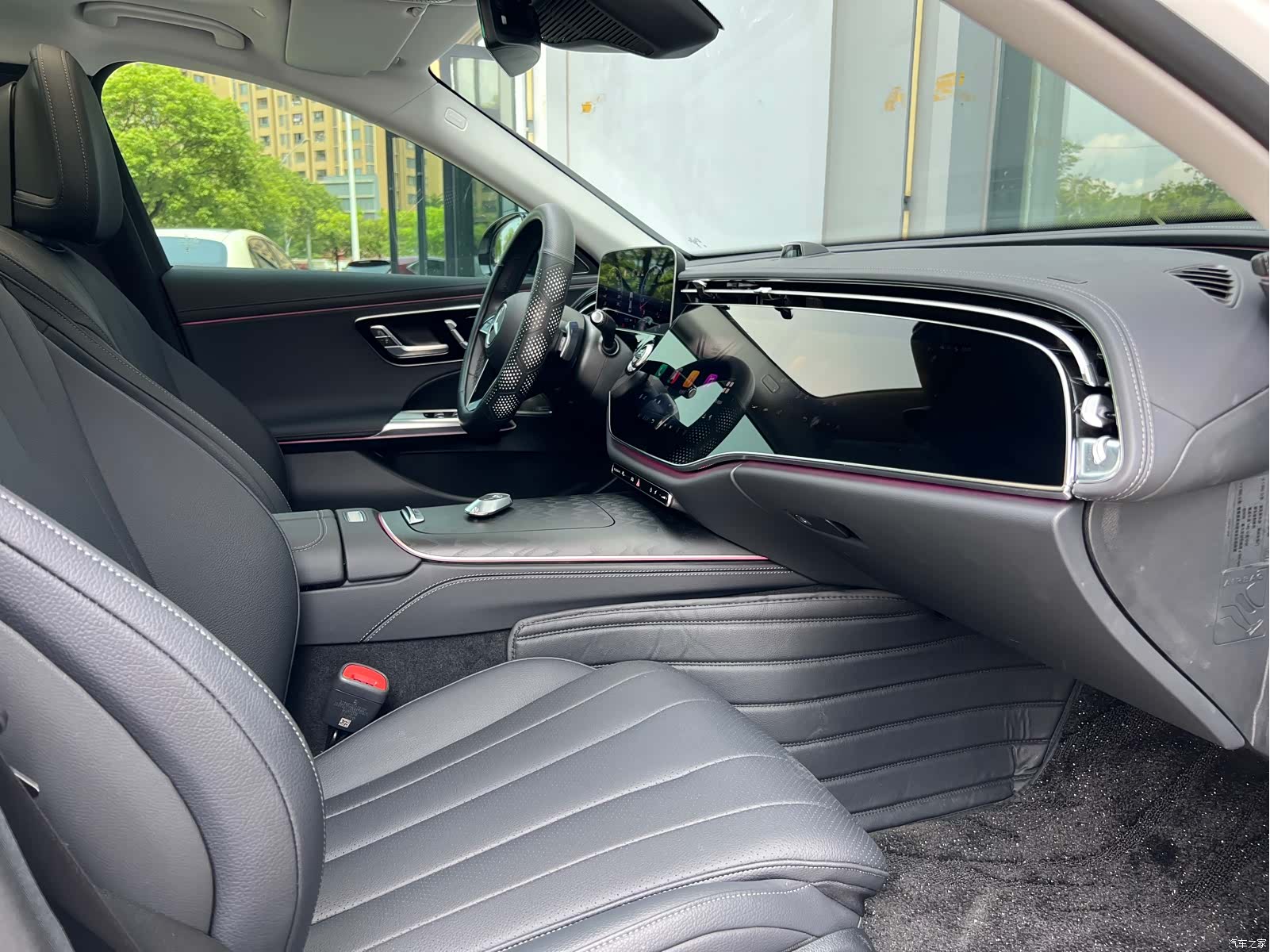 Mercedes-Benz E-Class, 2025 15