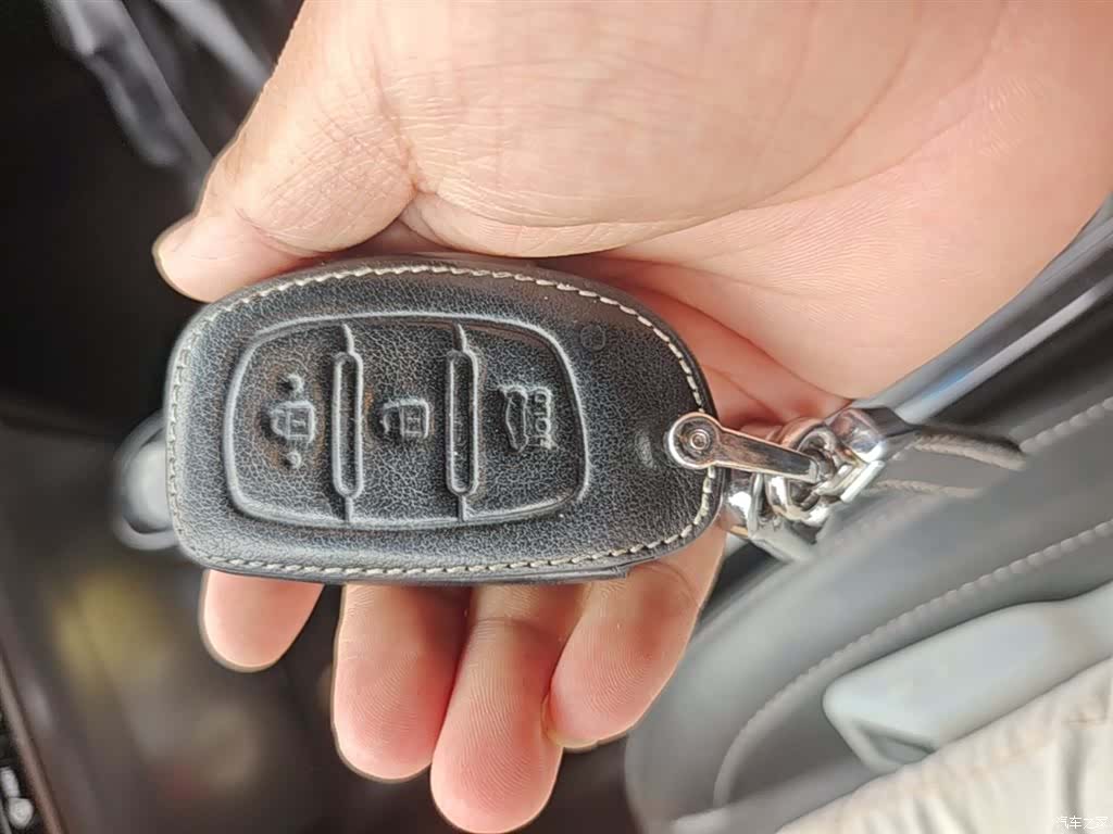 Hyundai GLS, 2015 9