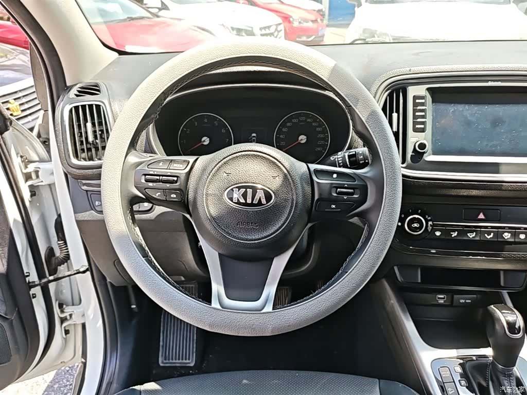 Kia KX3, 2019 11