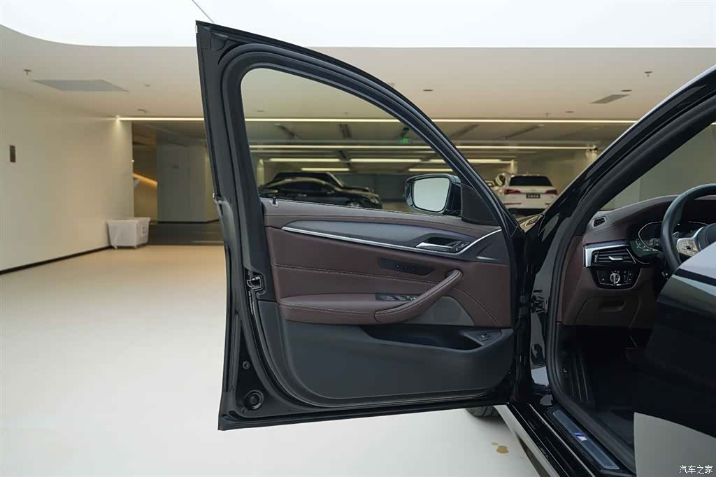 BMW 5 Series, 2024 16