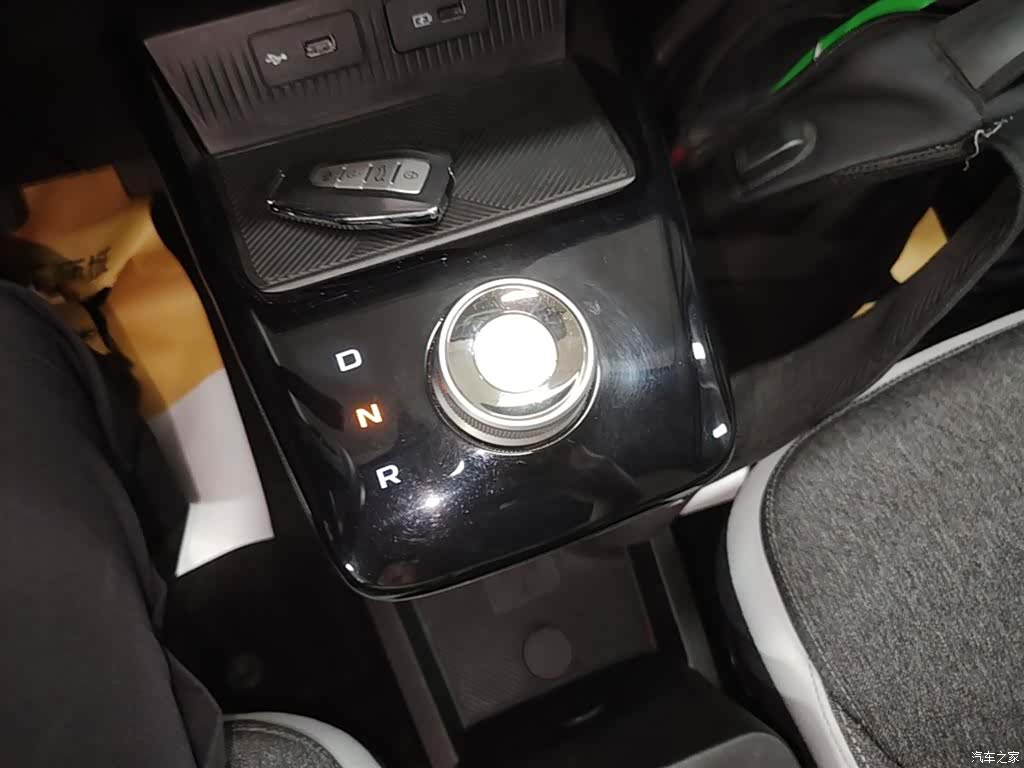 Geely E, 2023 14