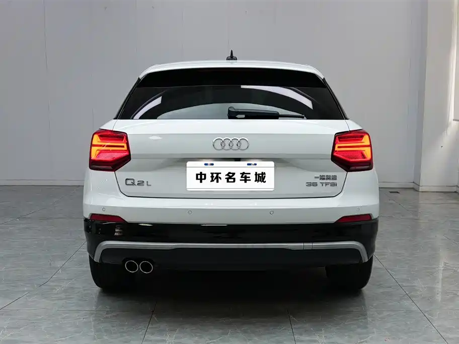 Audi Q2L