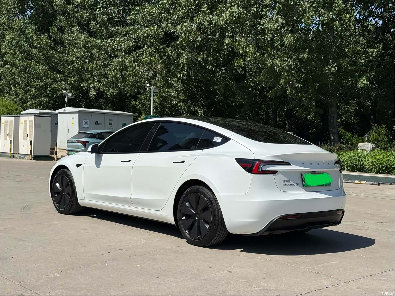 Tesla Model 3, 2025 9
