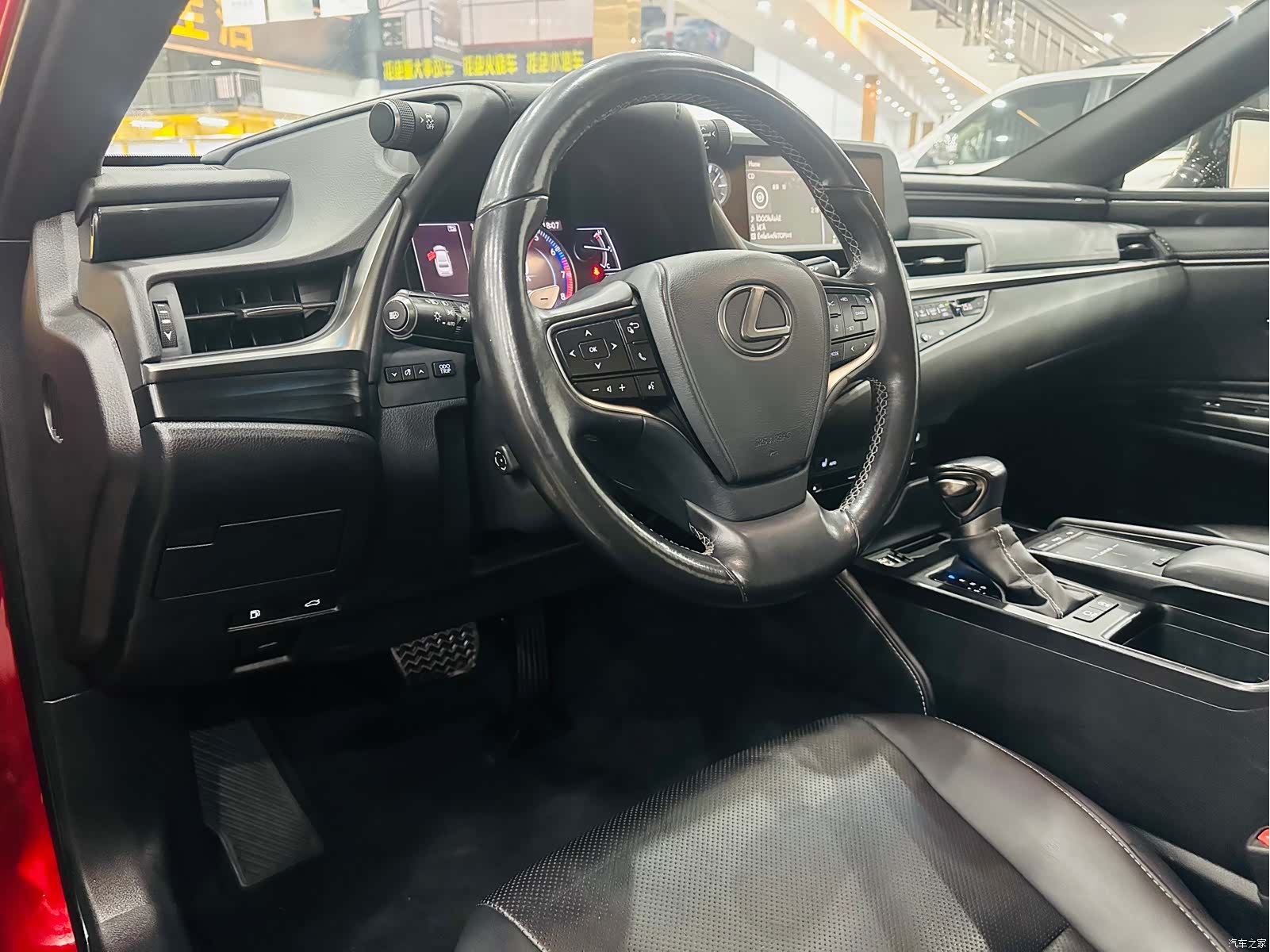 Lexus ES, 2018 8