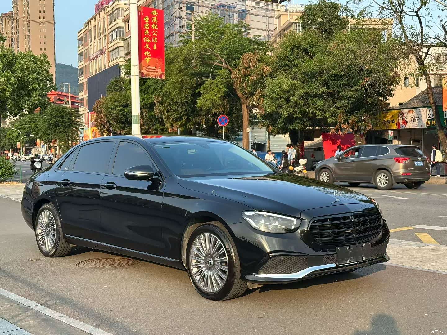 Mercedes-Benz E-Class, 2022 3
