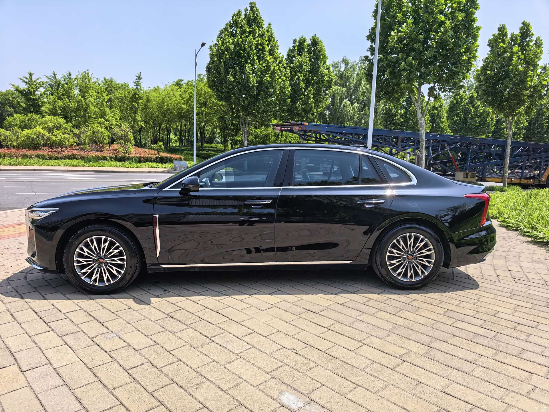 Hongqi H5, 2023 4
