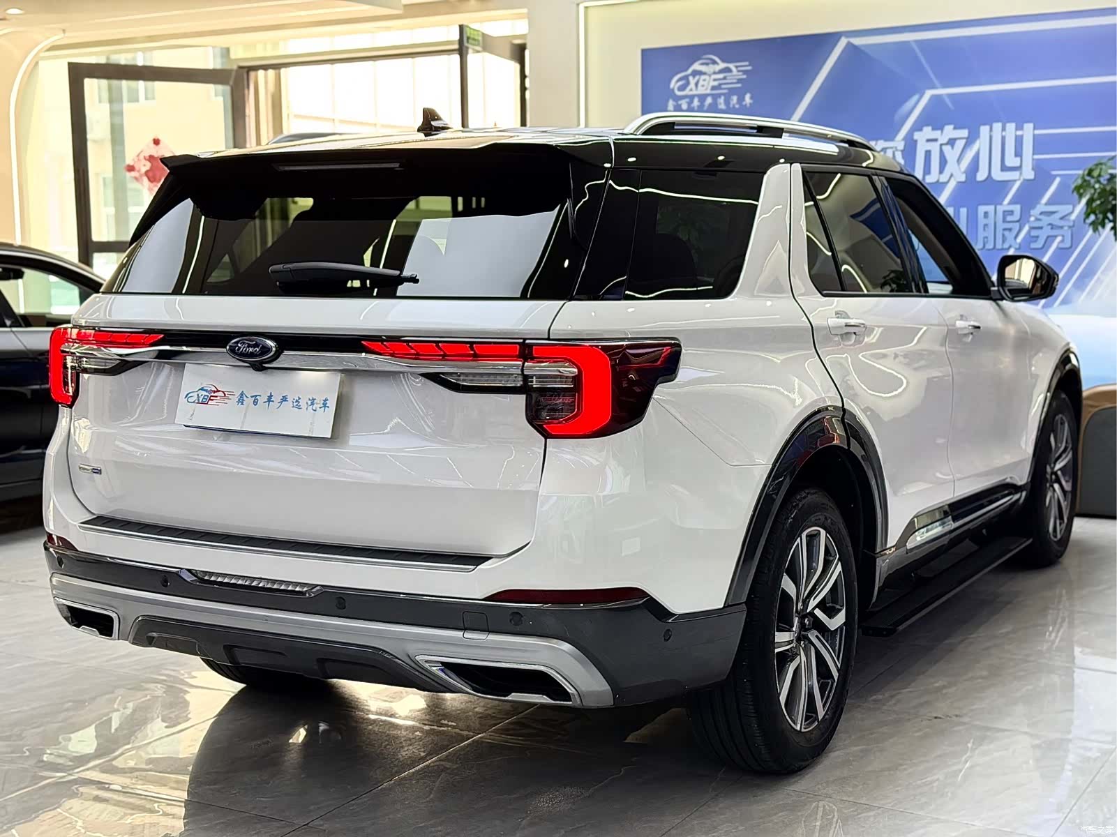 Ford Explorer, 2024 10