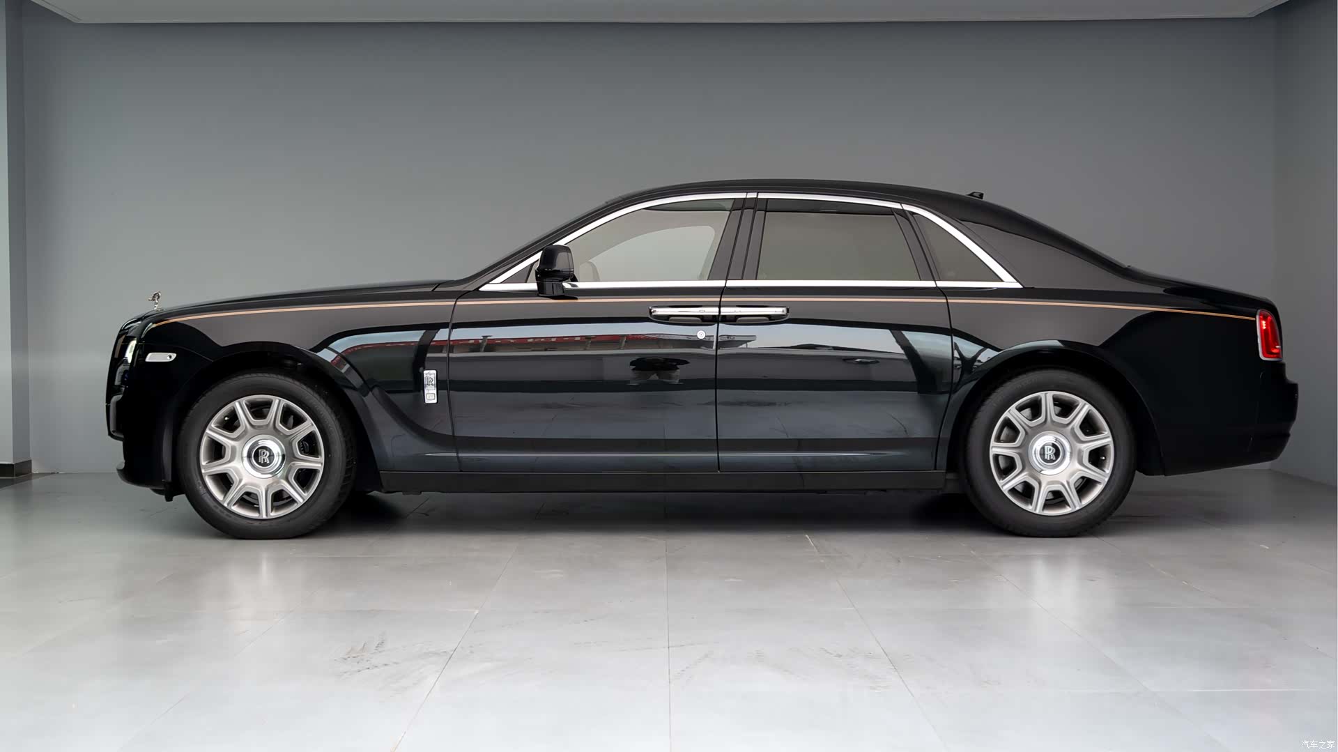 Rolls-Royce Ghost, 2017 3