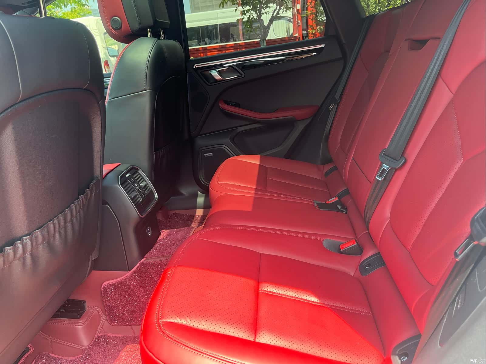 Porsche Macan, 2024 11
