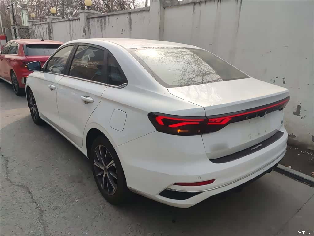 Geely Emgrand, 2021 все фото