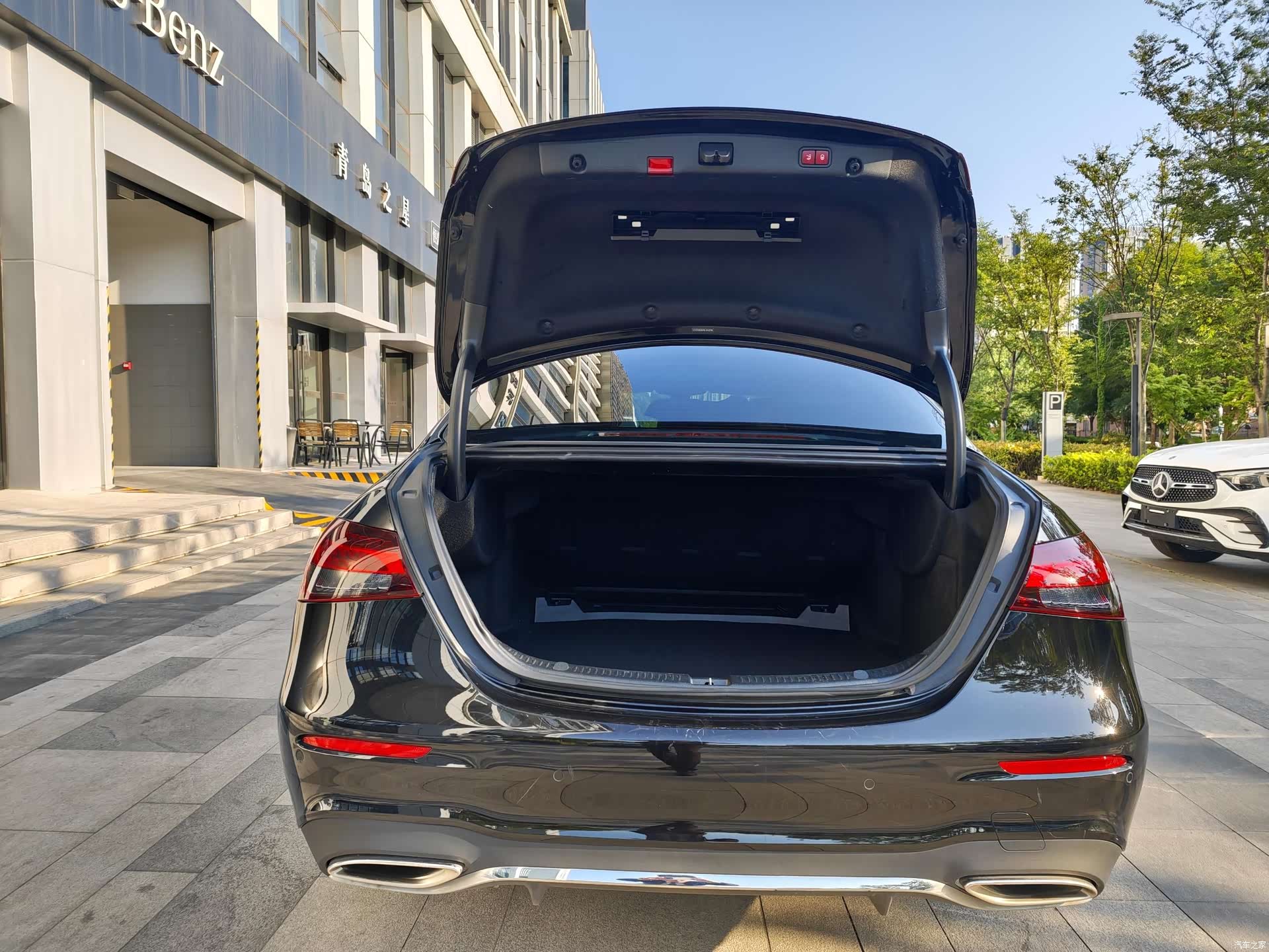 Mercedes-Benz E-Class, 2022 15