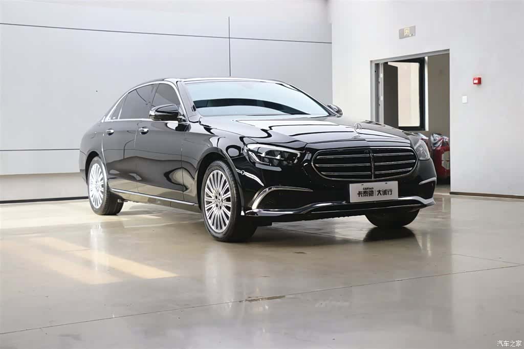 Mercedes-Benz E-Class, 2023 26