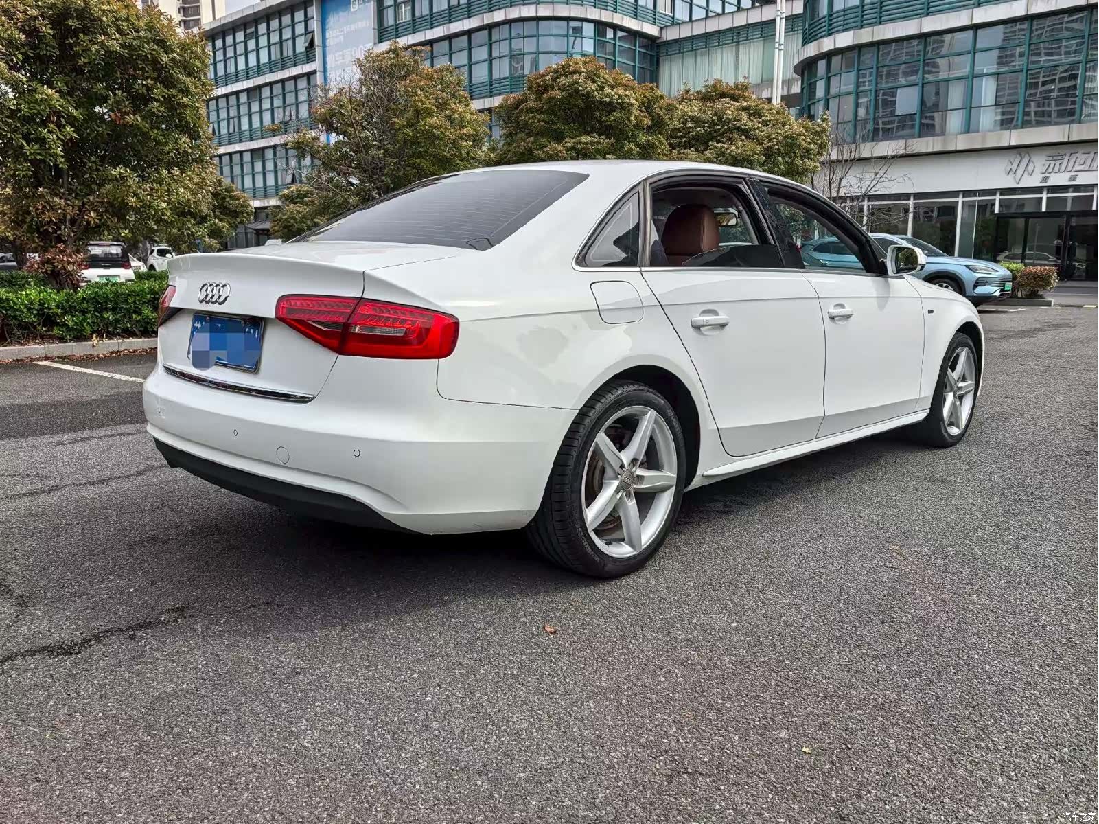 Audi A4L, 2015 6