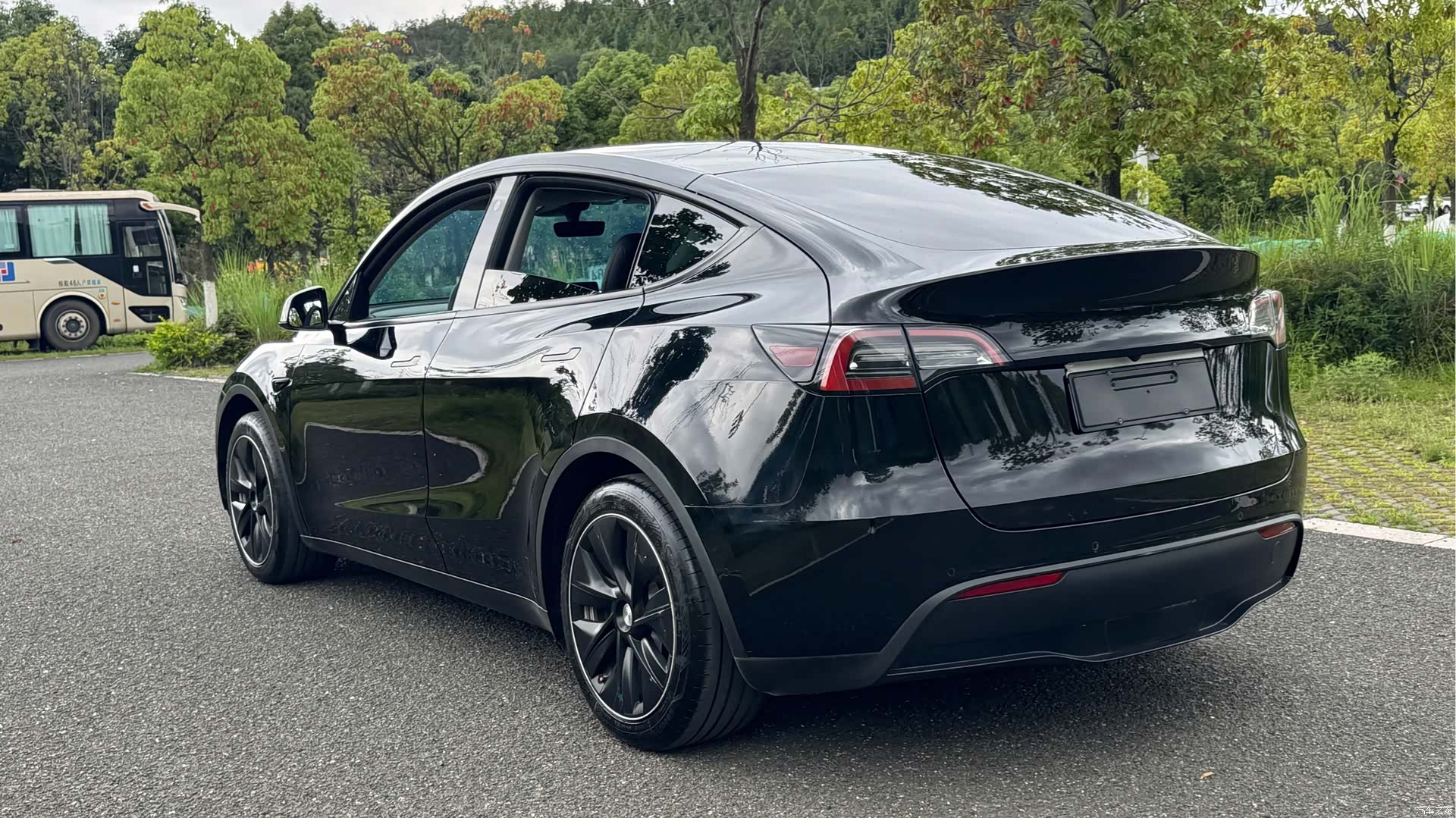Tesla Model Y, 2022 16
