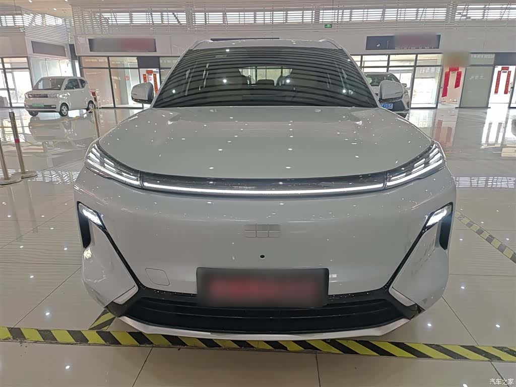 Geely 7, 2025 3