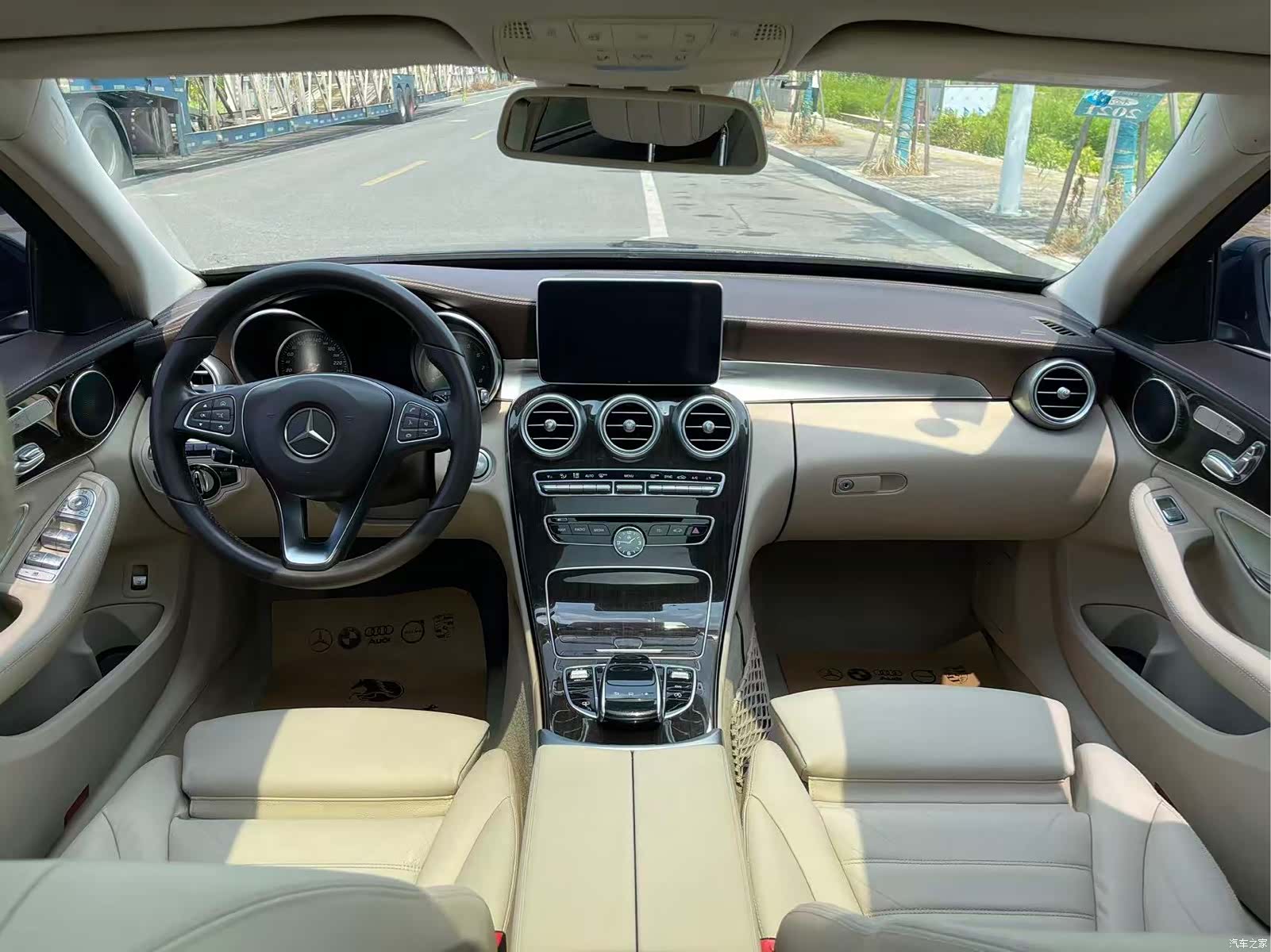 Mercedes-Benz C-Class, 2015 22