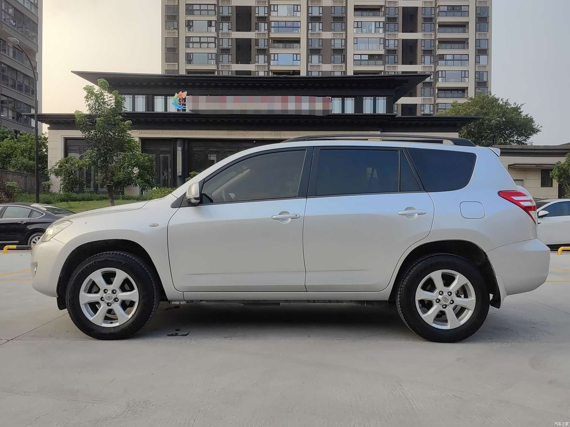 Toyota RAV4, 2012 9