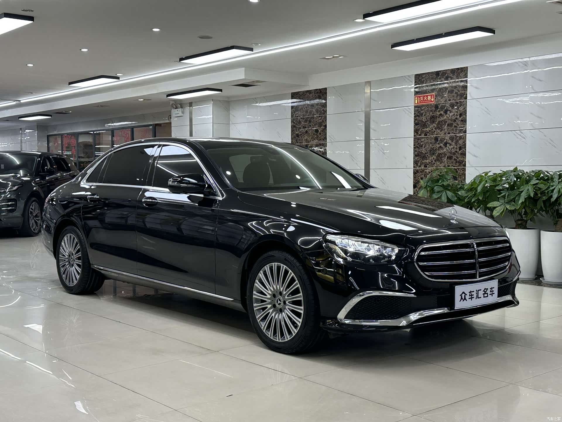 Mercedes-Benz E-Class, 2022 3