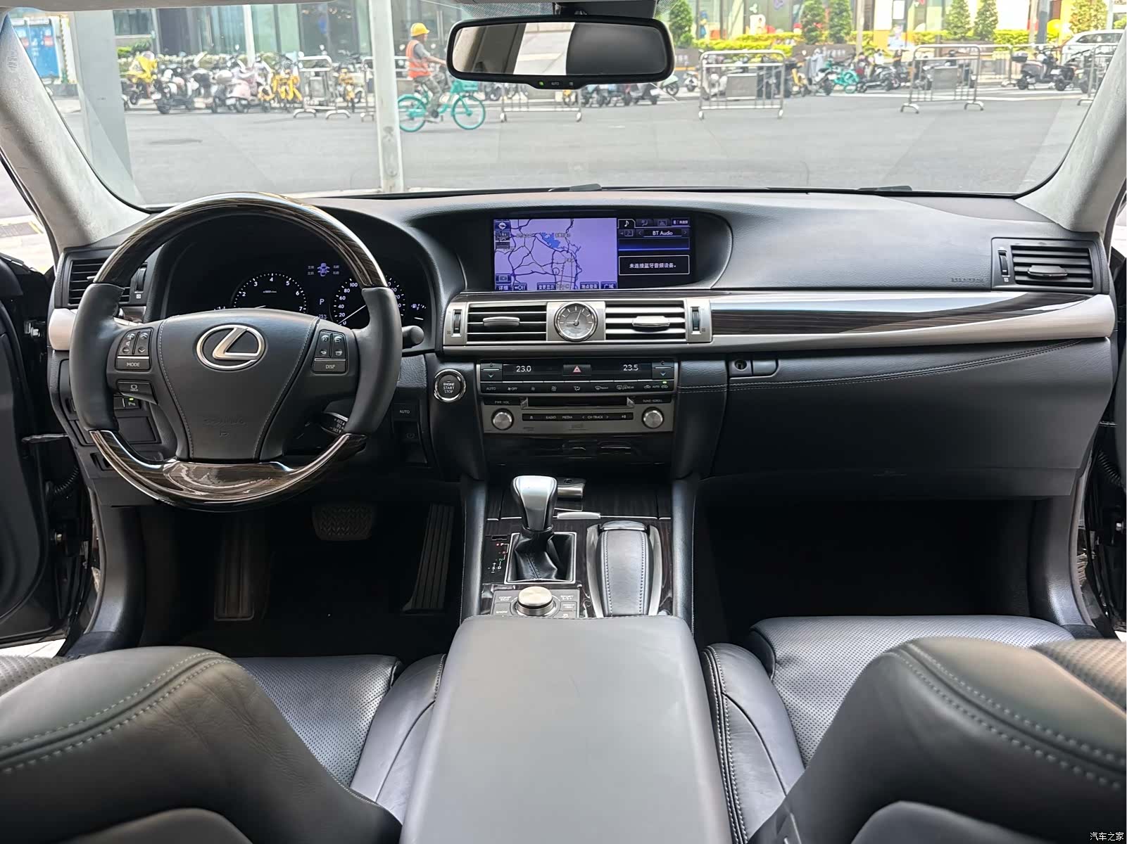 Lexus LS, 2013 7