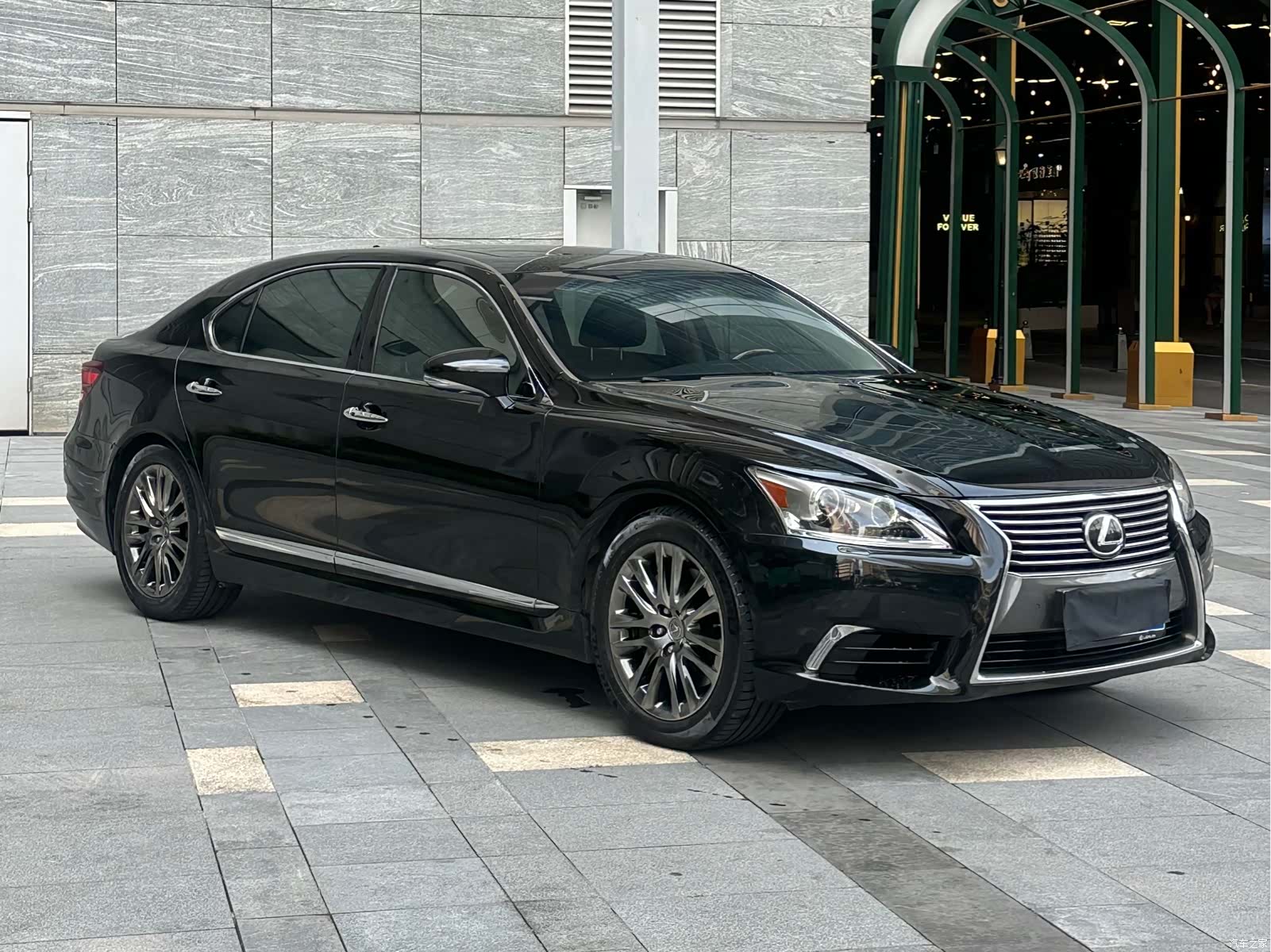 Lexus LS, 2013 4