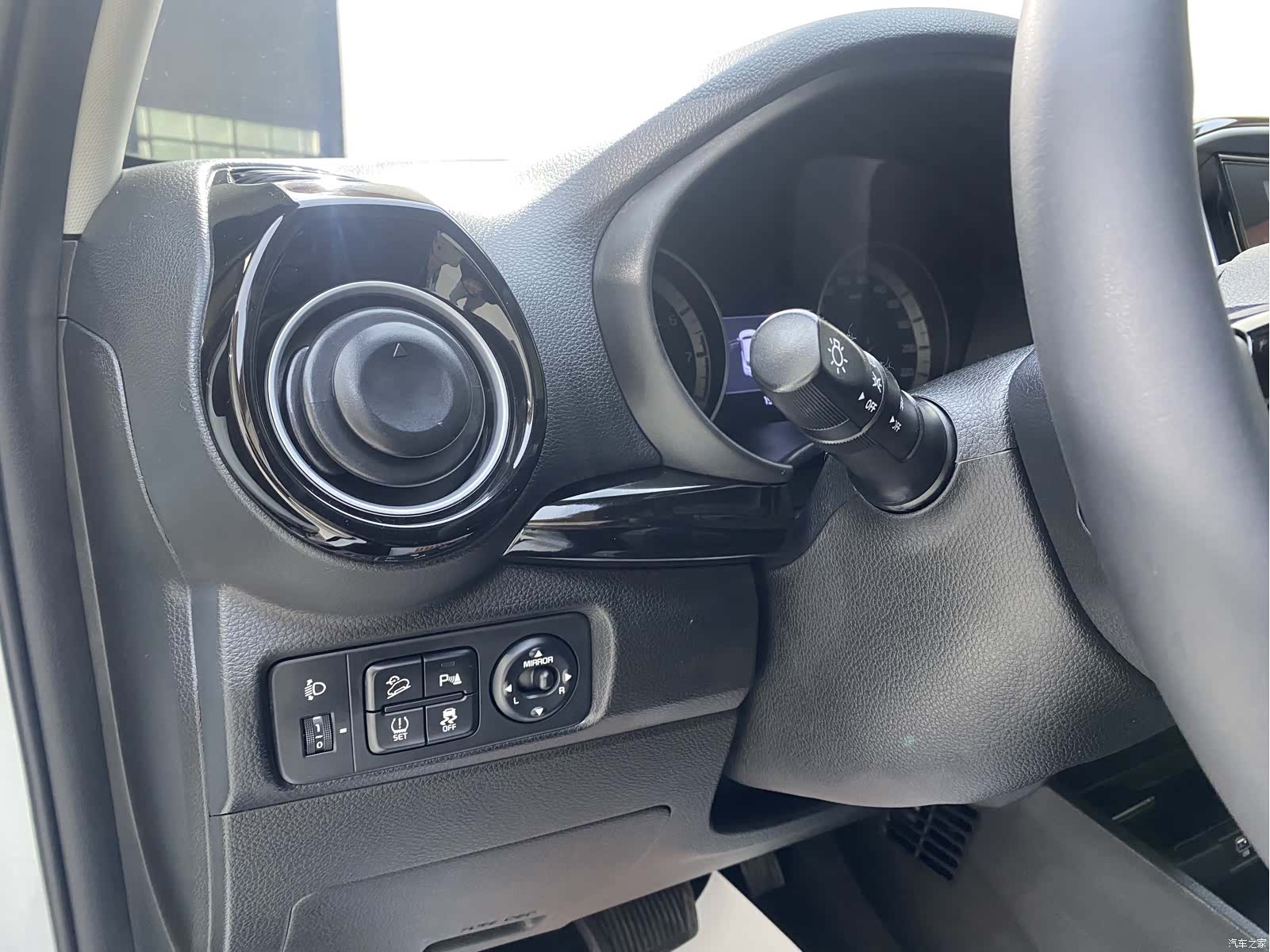 Kia KX1, 2022 10