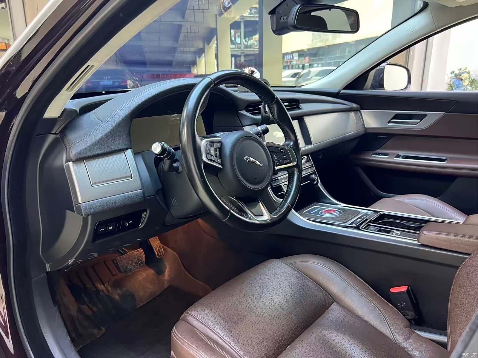 Land Rover XFL, 2018 9