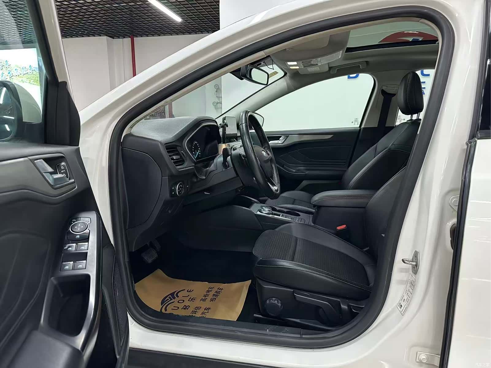 Ford Focus, 2019 все фото