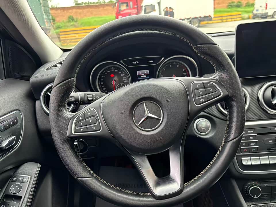 Mercedes-Benz GLA