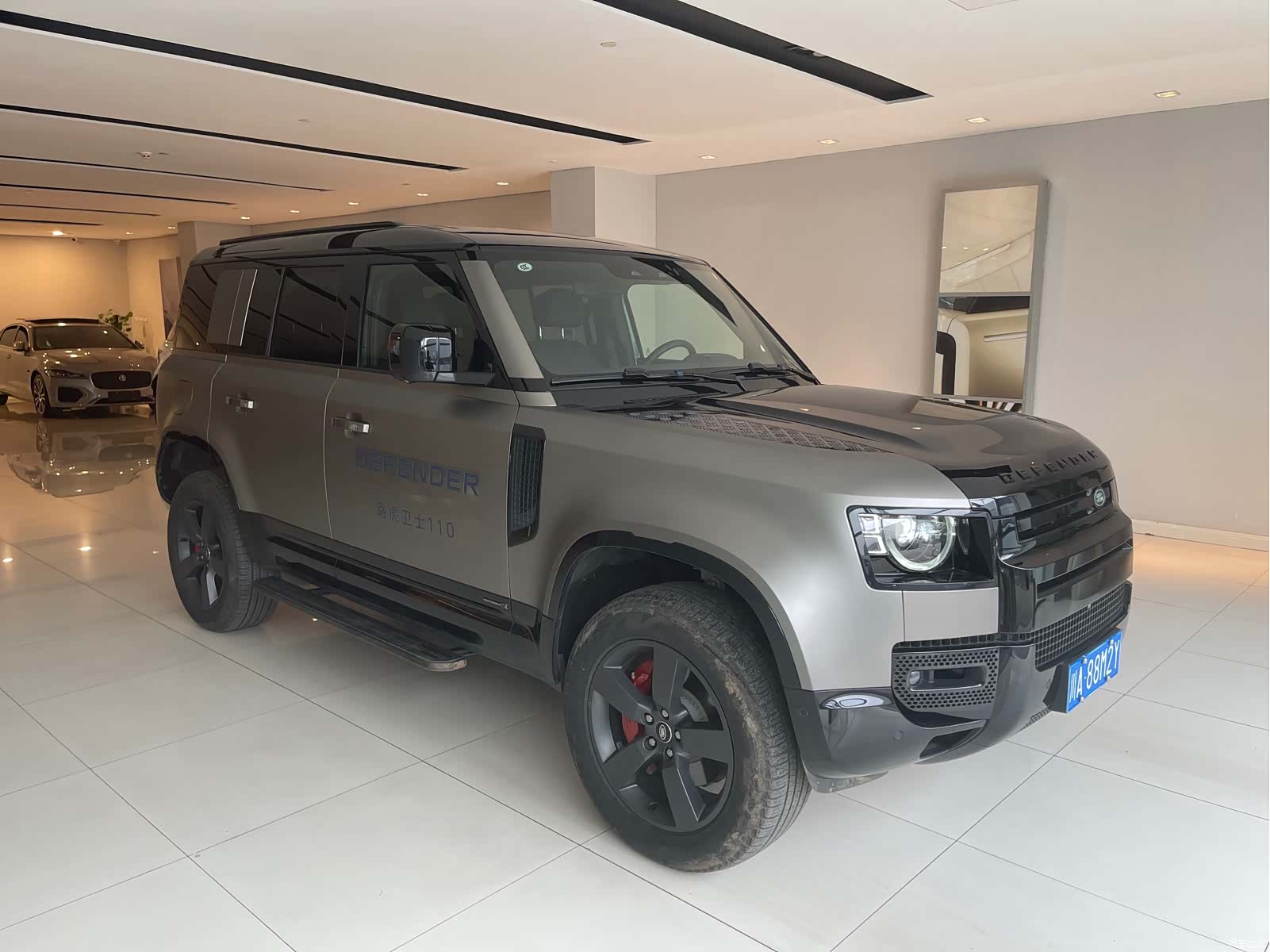 Land Rover Defender, 2024 2