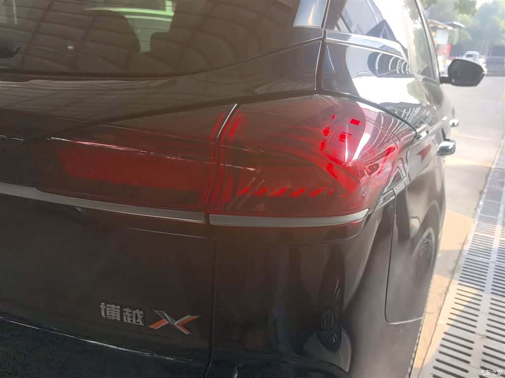 Geely Boyue, 2022 15