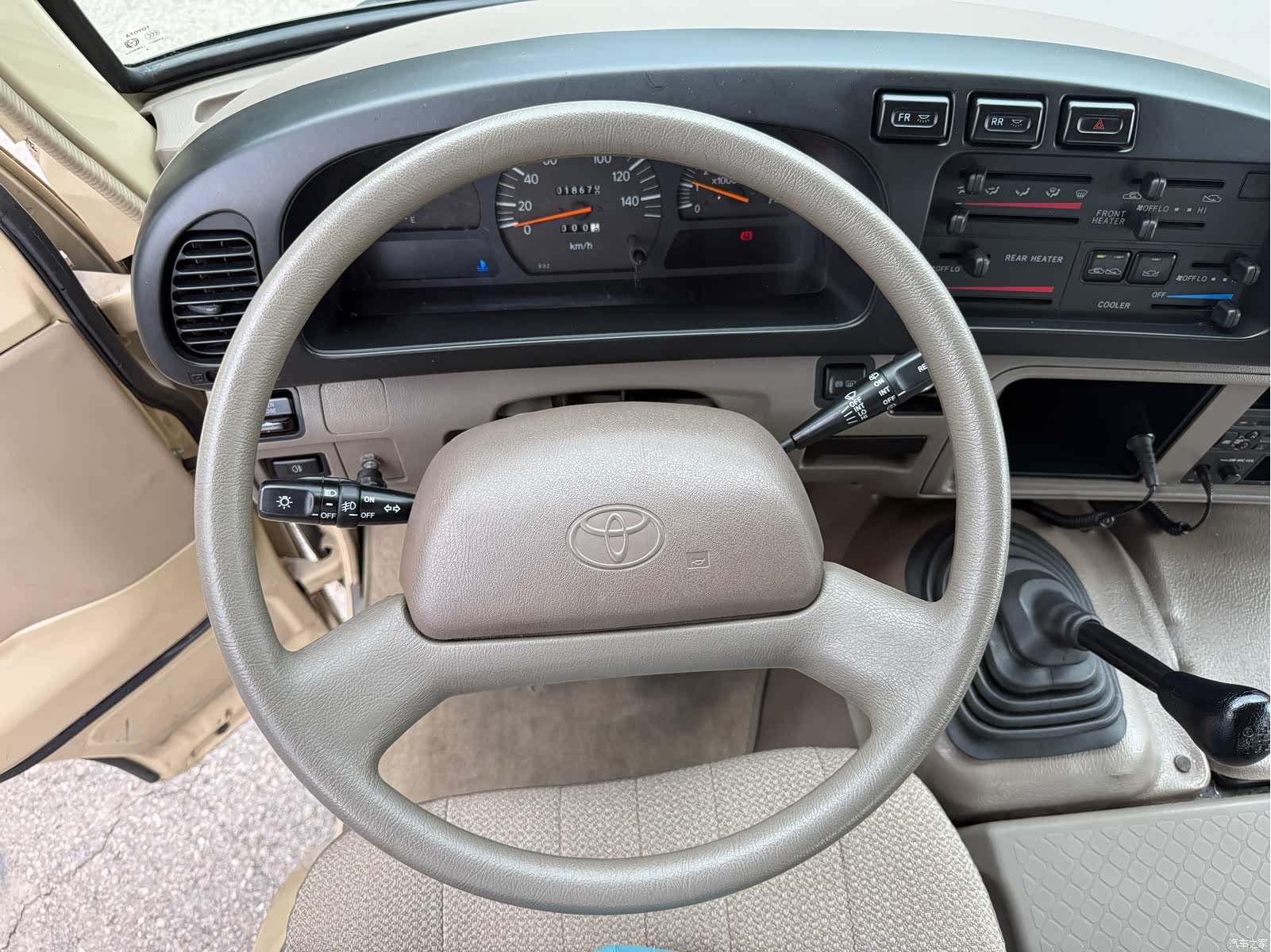 Toyota Coaster, 2009 17
