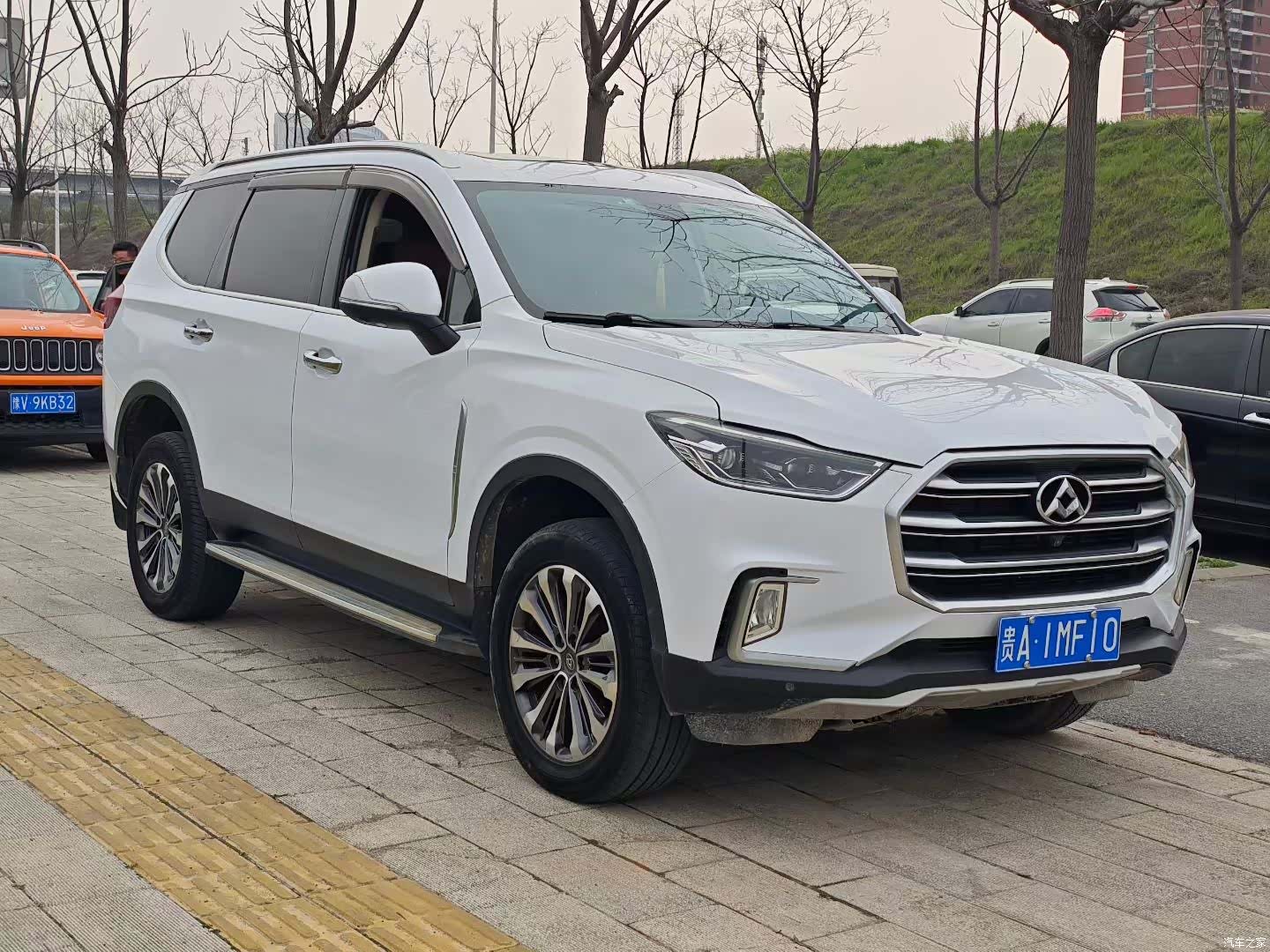 Maxus D90, 2019 3