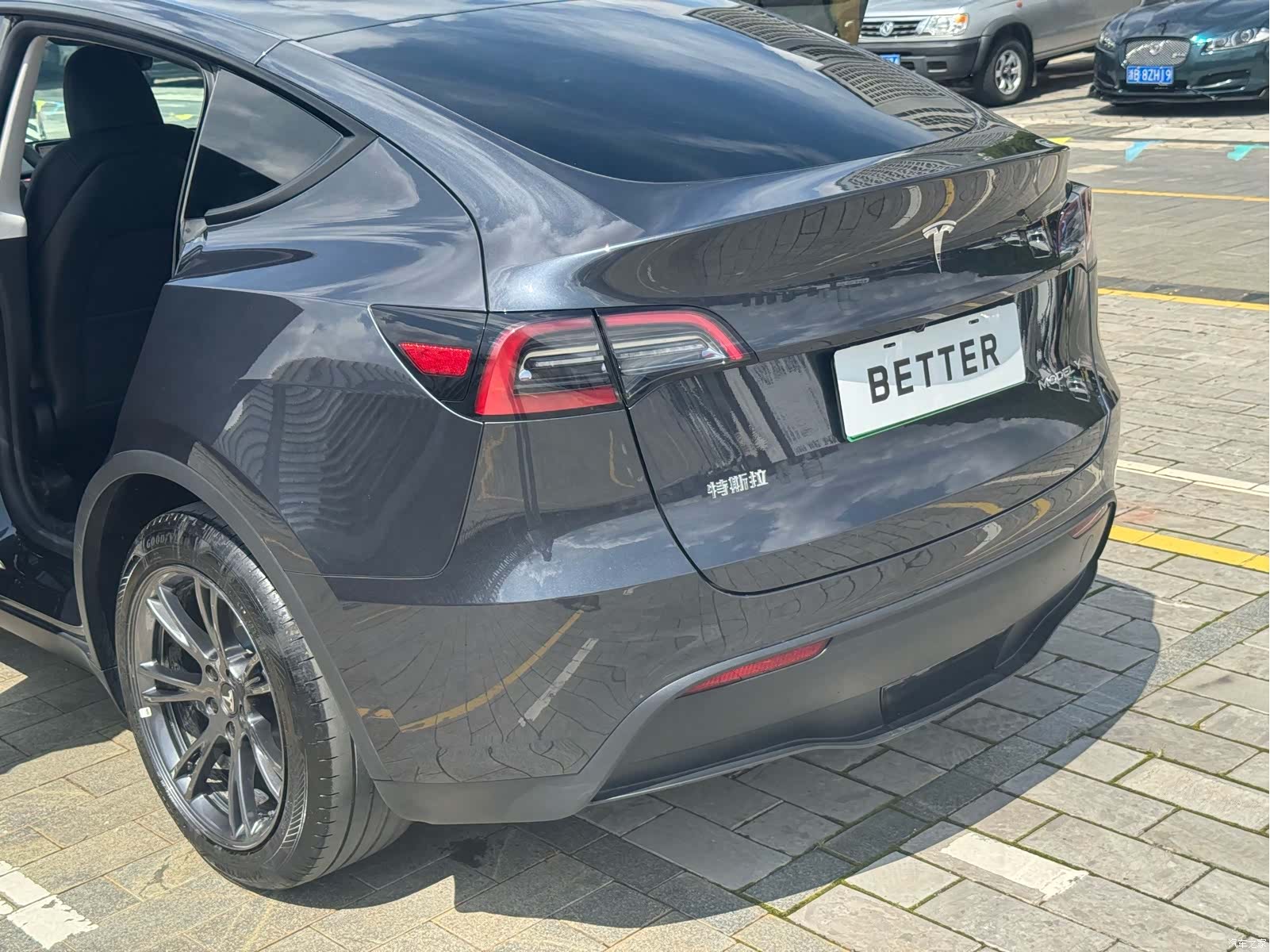 Tesla Model Y, 2024 13