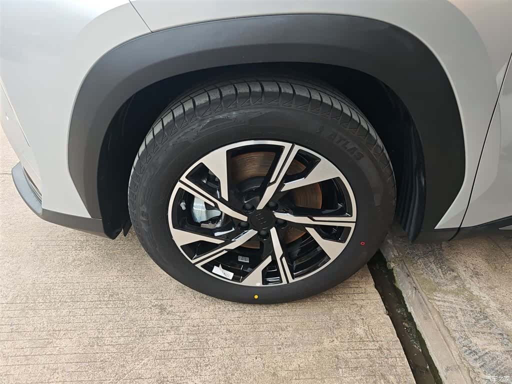 Geely Galaxy L7, 2025 23