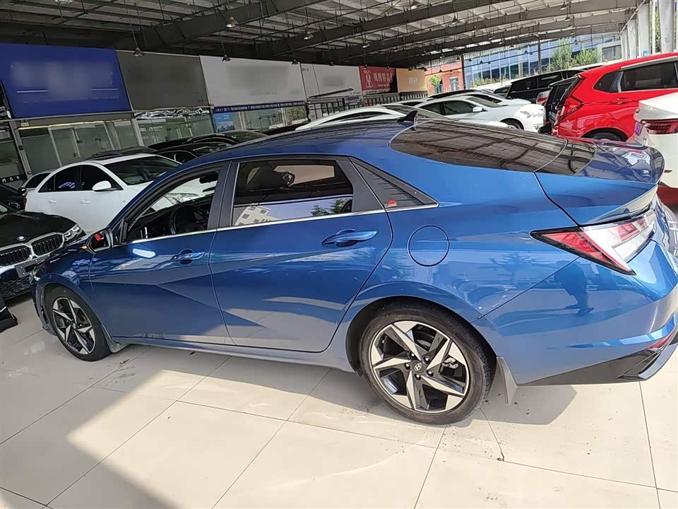 Hyundai Elantra