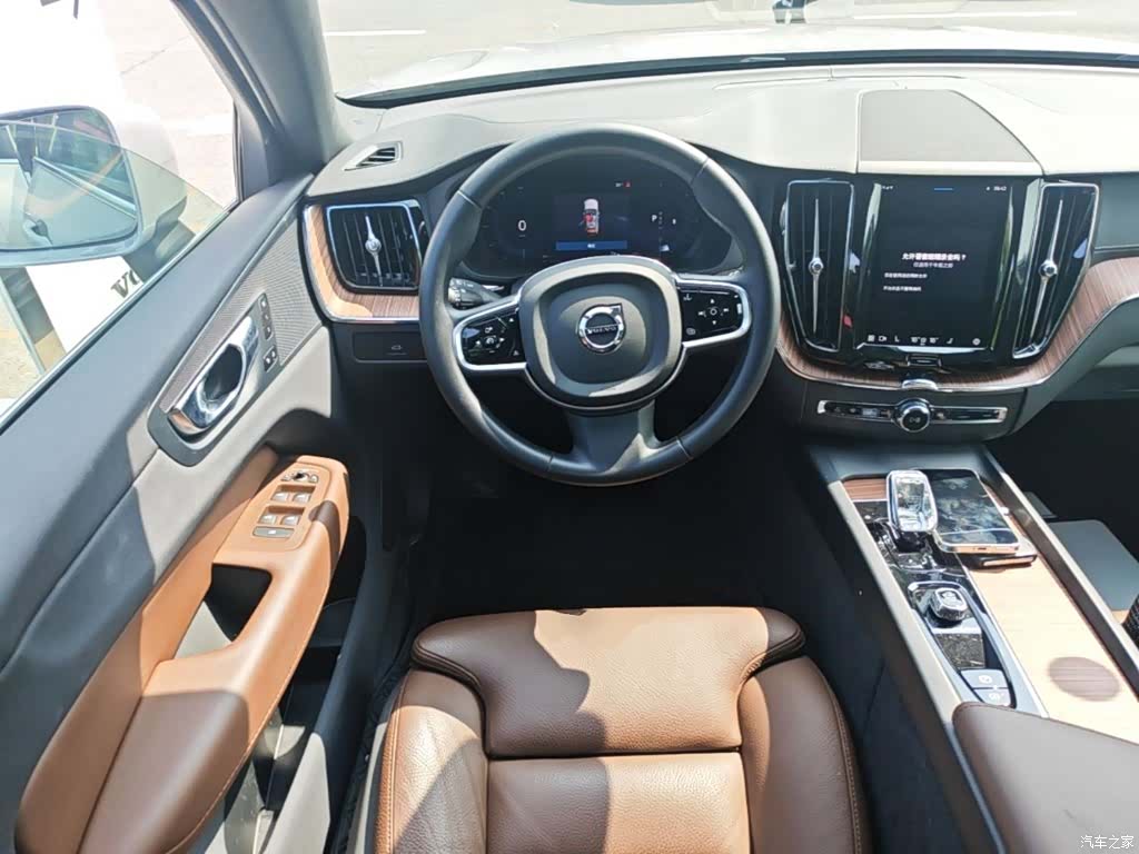 Volvo XC60, 2025 17
