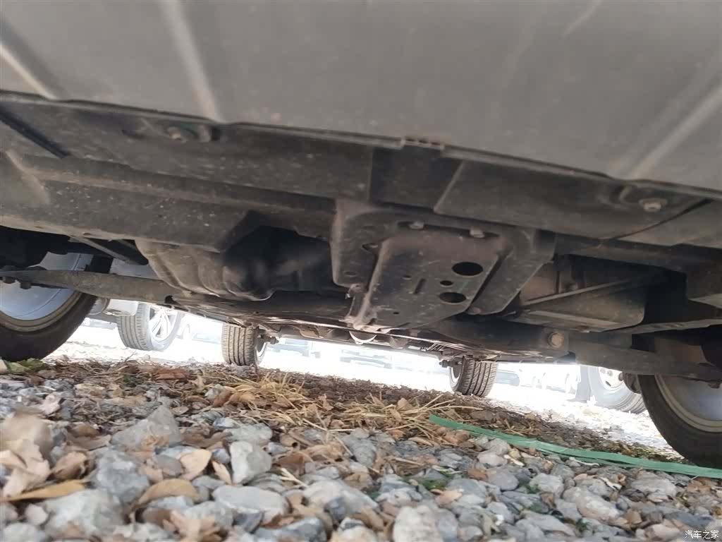 Geely S1, 2019 23