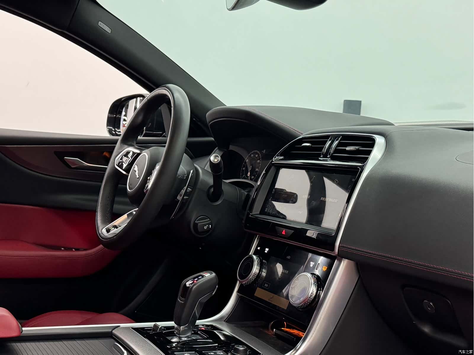 Land Rover XEL, 2023 15
