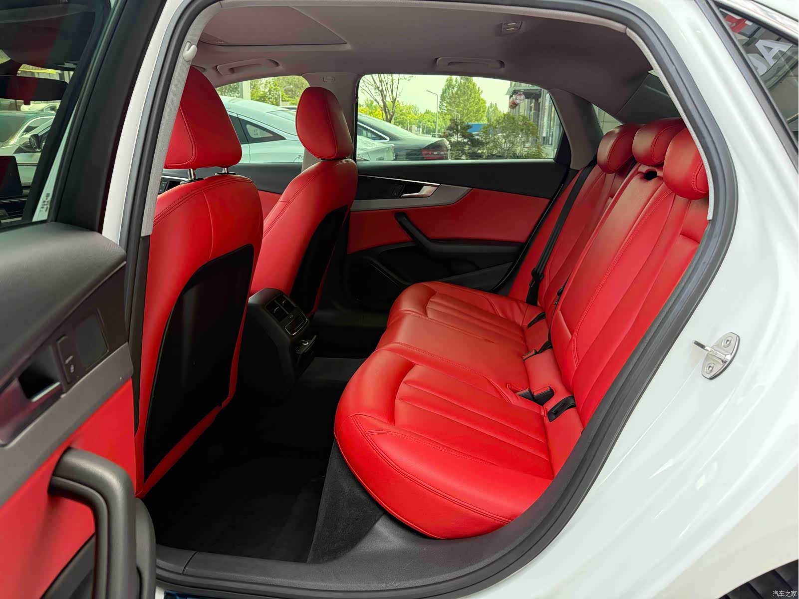 Audi A4L, 2019 8
