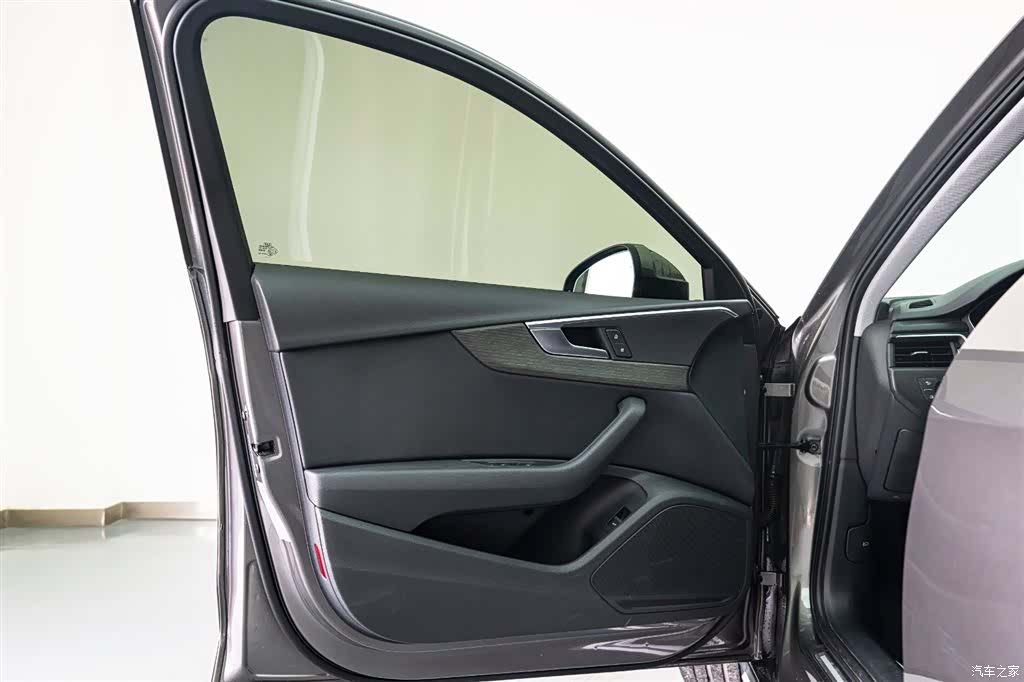Audi A4, 2021 10