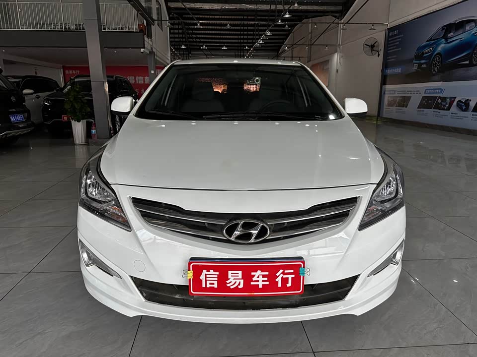 Hyundai Rena