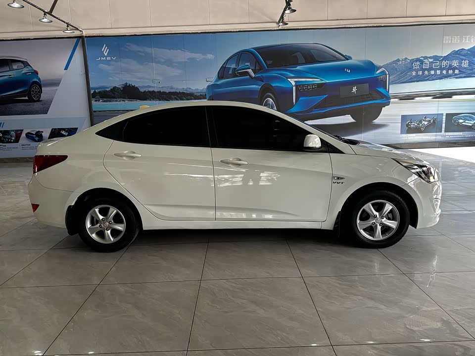 Hyundai Rena