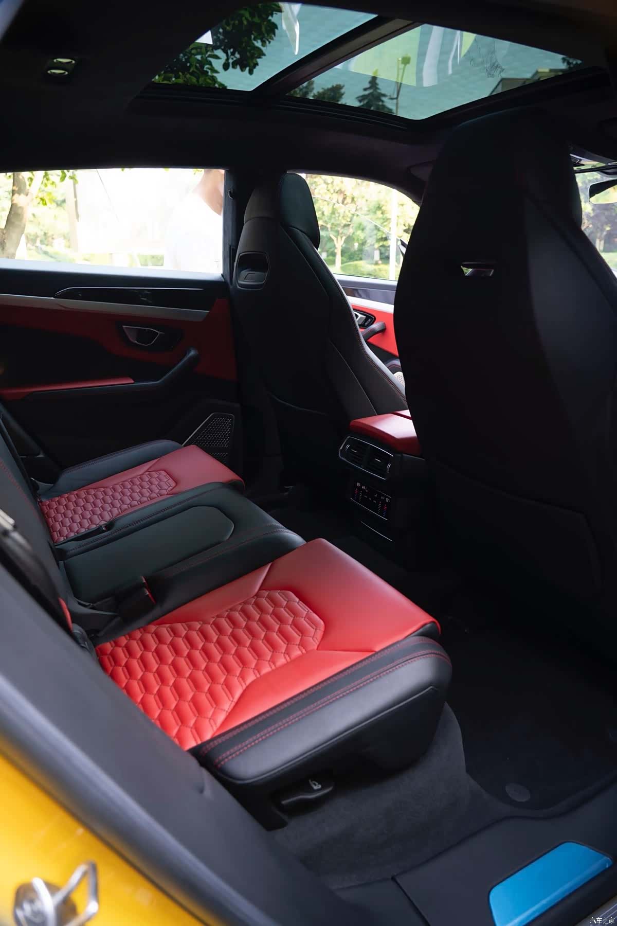 Lamborghini Urus, 2021 19