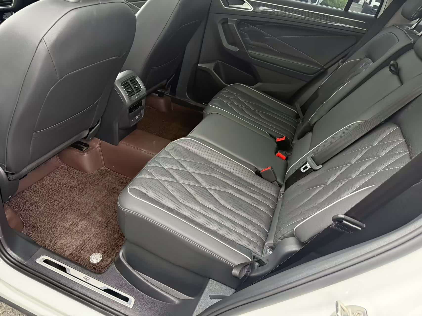Volkswagen Tiguan L, 2023 14